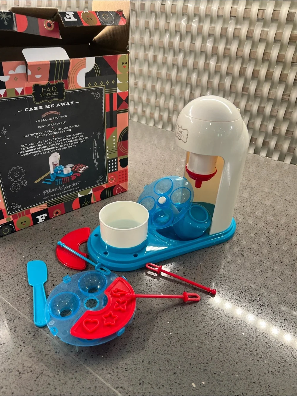 FAO Schwarz Cake Pop Maker Set - White, Blue & Red
